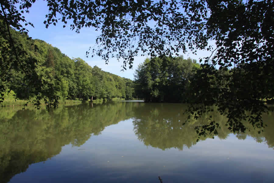 Chateau de Courtanvaux lake