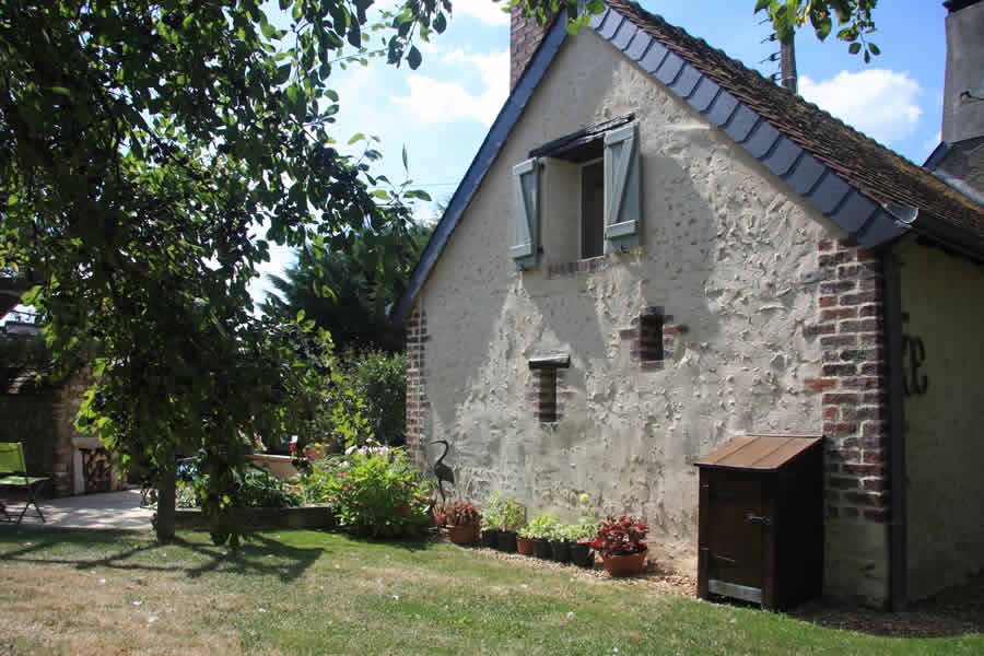 Rear of the kitchen at Les Bouts de Ralle Chambre D'Hotes